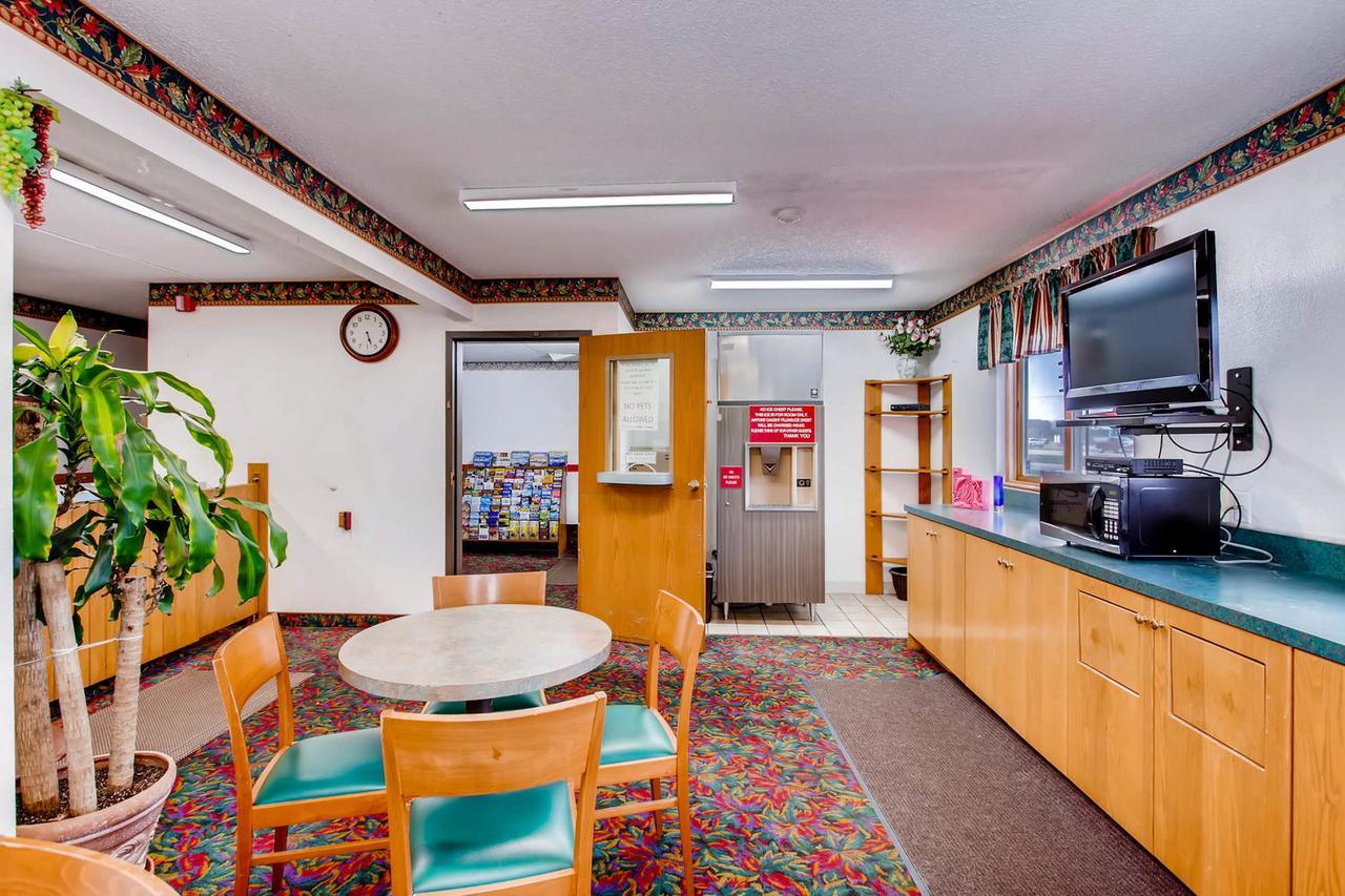 Motel 9 Fort Collins